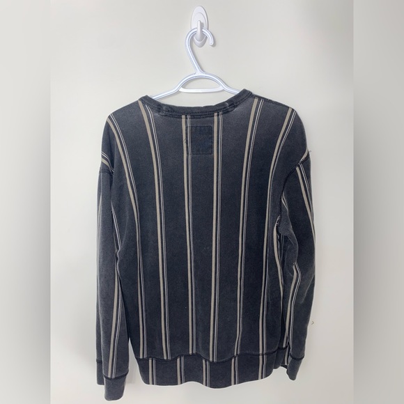 Men’s Hollister crew neck - Picture 2 of 4